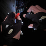 Charger l'image dans la galerie, Gant Lumineux LED – Vos Mains Deviennent Votre Lampe de Poche
