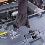 Charger et lire la vidéo dans la visionneuse de la Galerie, Gant Lumineux LED – Vos Mains Deviennent Votre Lampe de Poche
